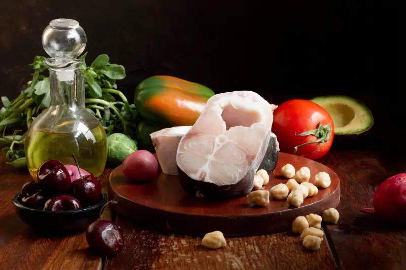 Kreatin monohydrát s činkami – sportovní výživa